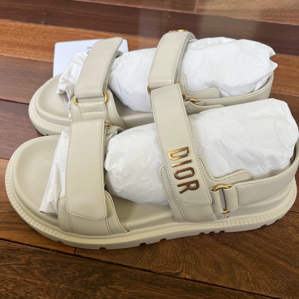 Dior Sandals sand size 9.5 NWT